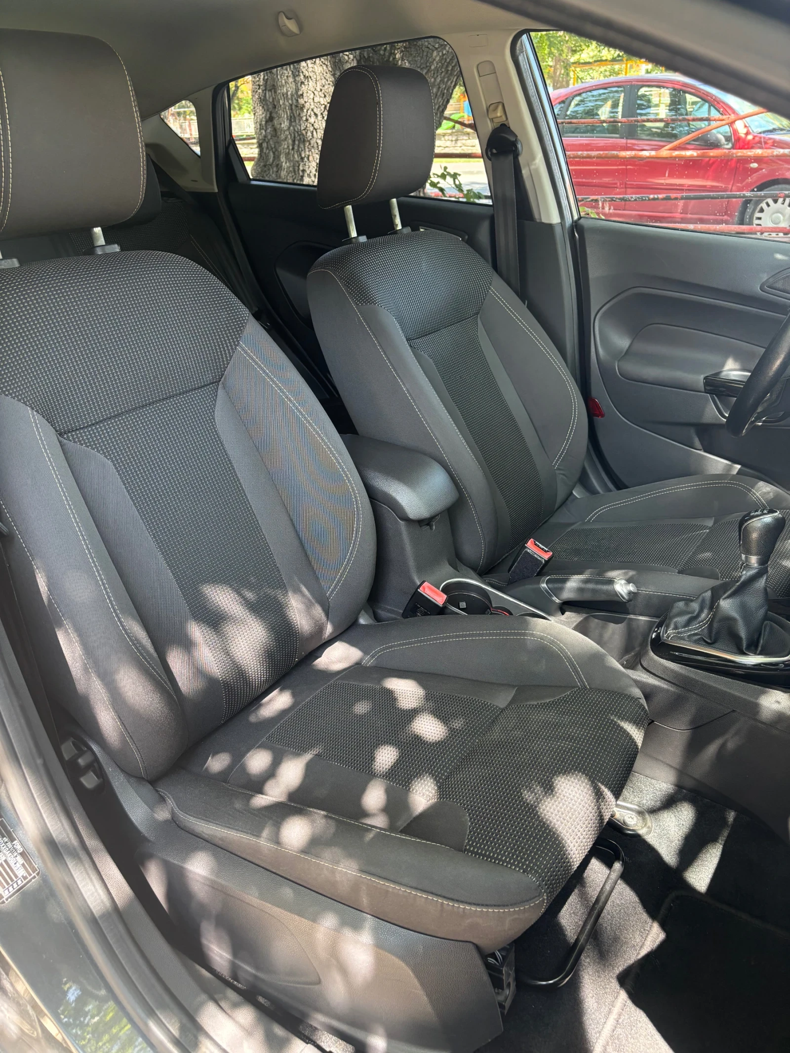 Ford Fiesta 1.25 TITANIUM - изображение 10