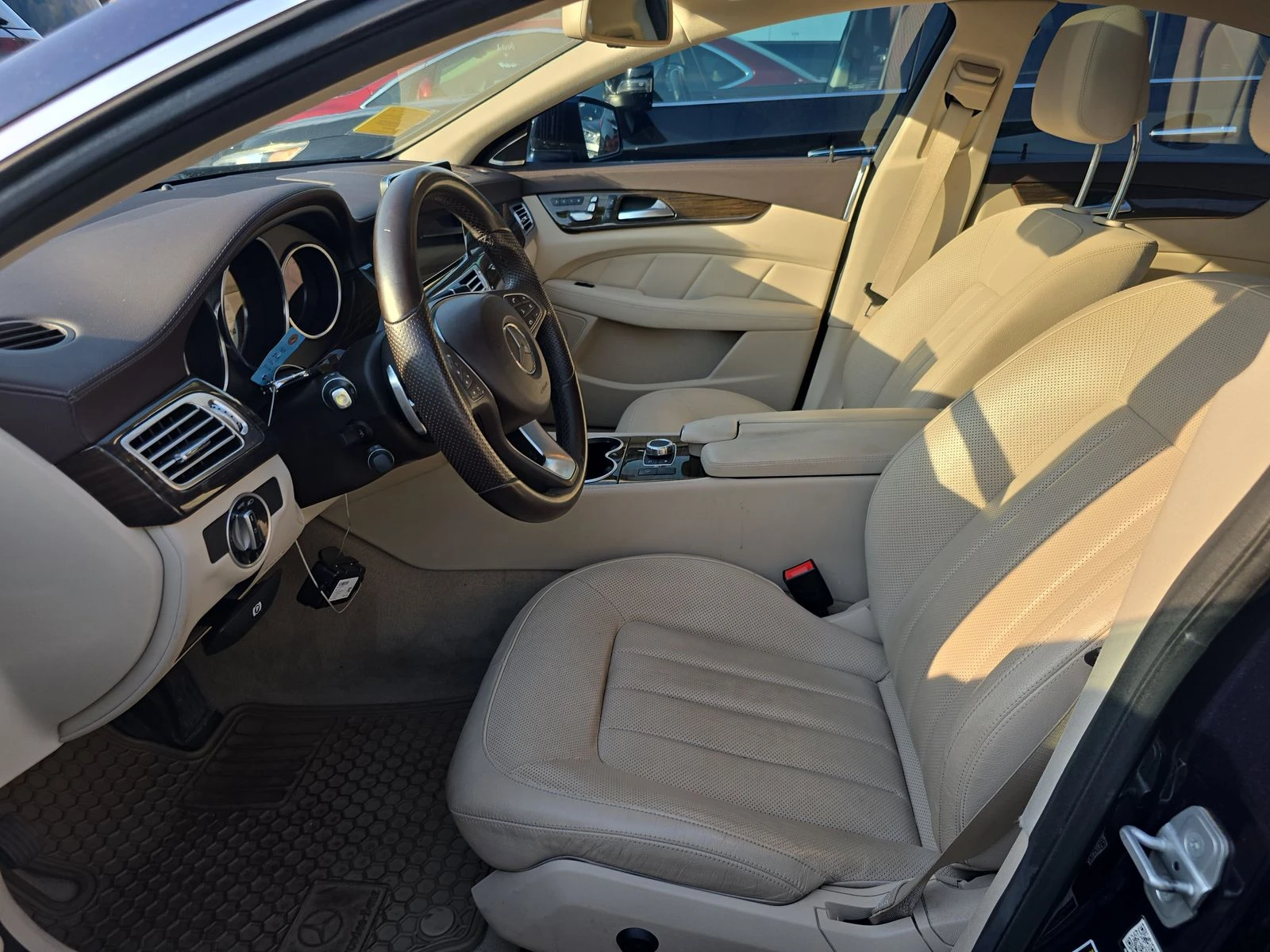 Mercedes-Benz CLS 400 AMG* LANE ASSIST* KEYLESS* FULL LED* М.ТОЧКА* КАМЕ - изображение 10