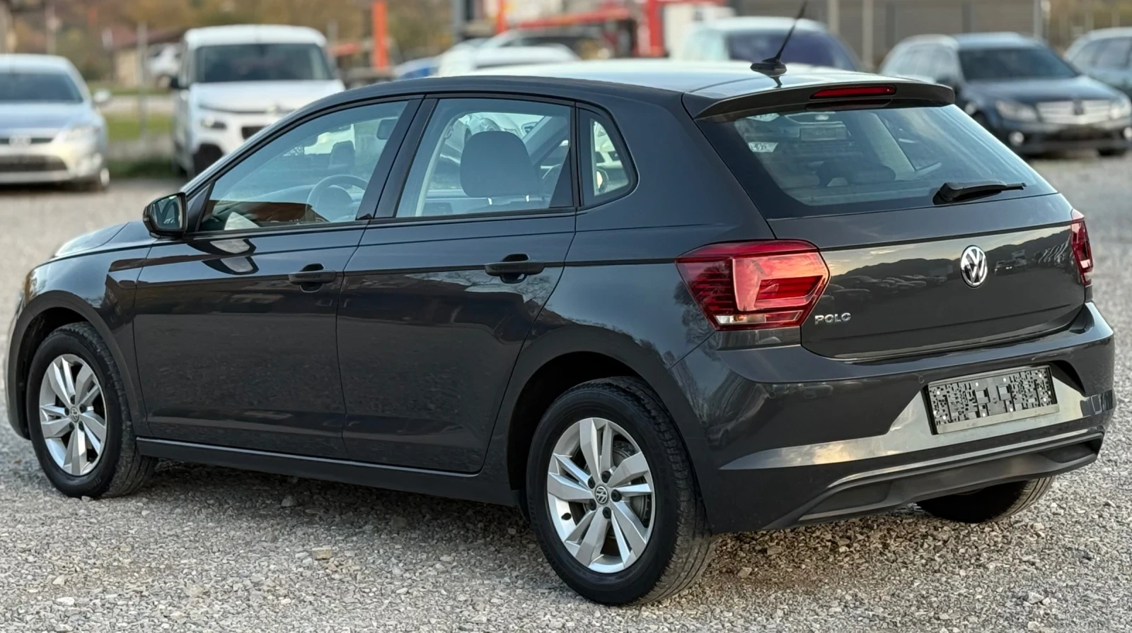 VW Polo 1.0i 95к.с * DSG* Навигация* * Камера*  - изображение 4