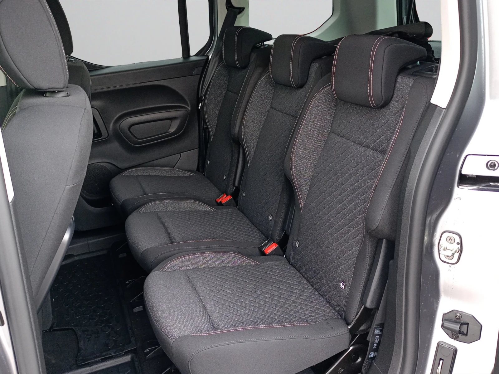 Peugeot Rifter MCA MPV Standard ALLURE 1.5 BlueHDI 130 BVM6 S&S E - изображение 10