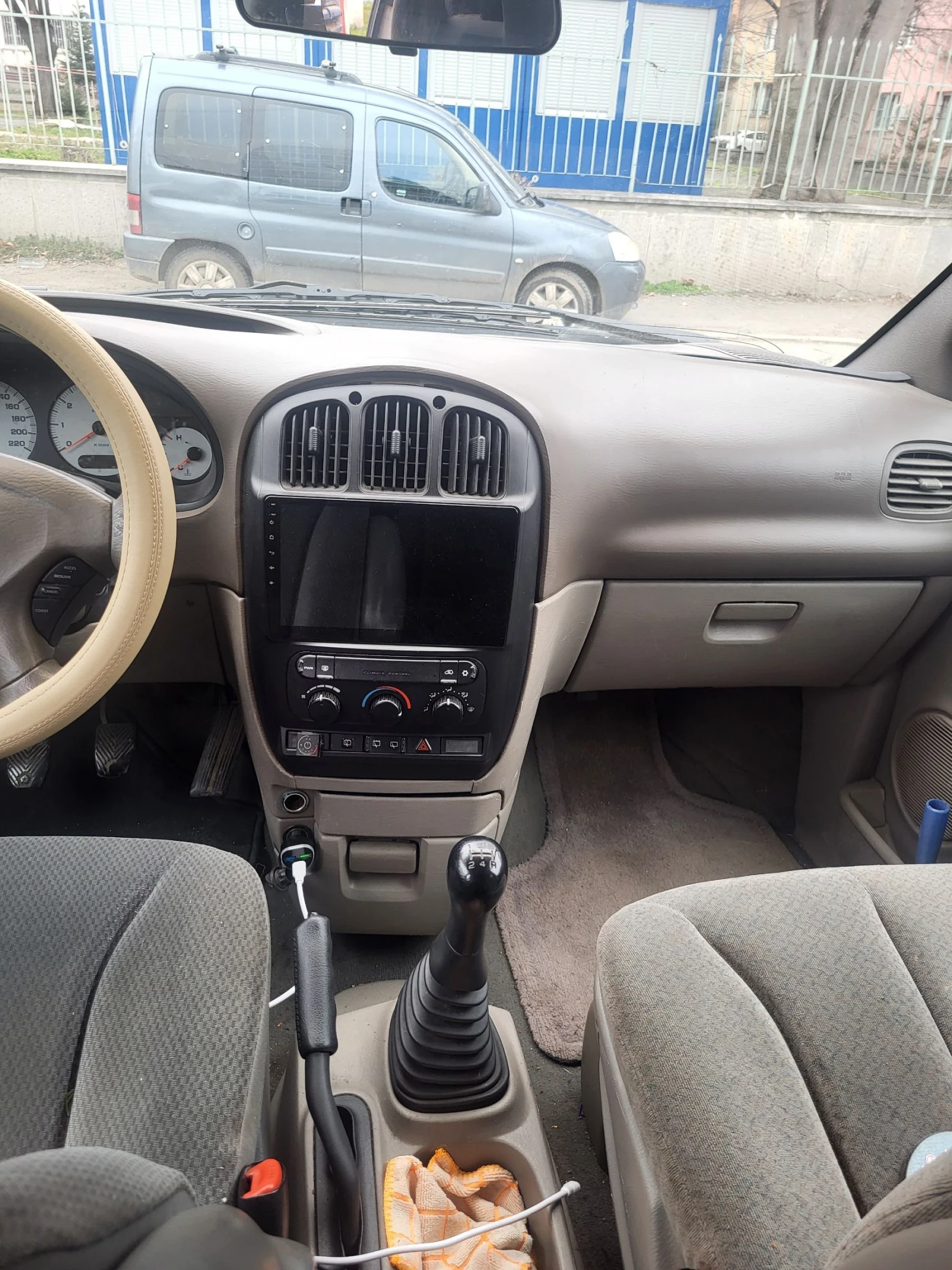 Chrysler Voyager, снимка 7 - Автомобили и джипове - 53710871