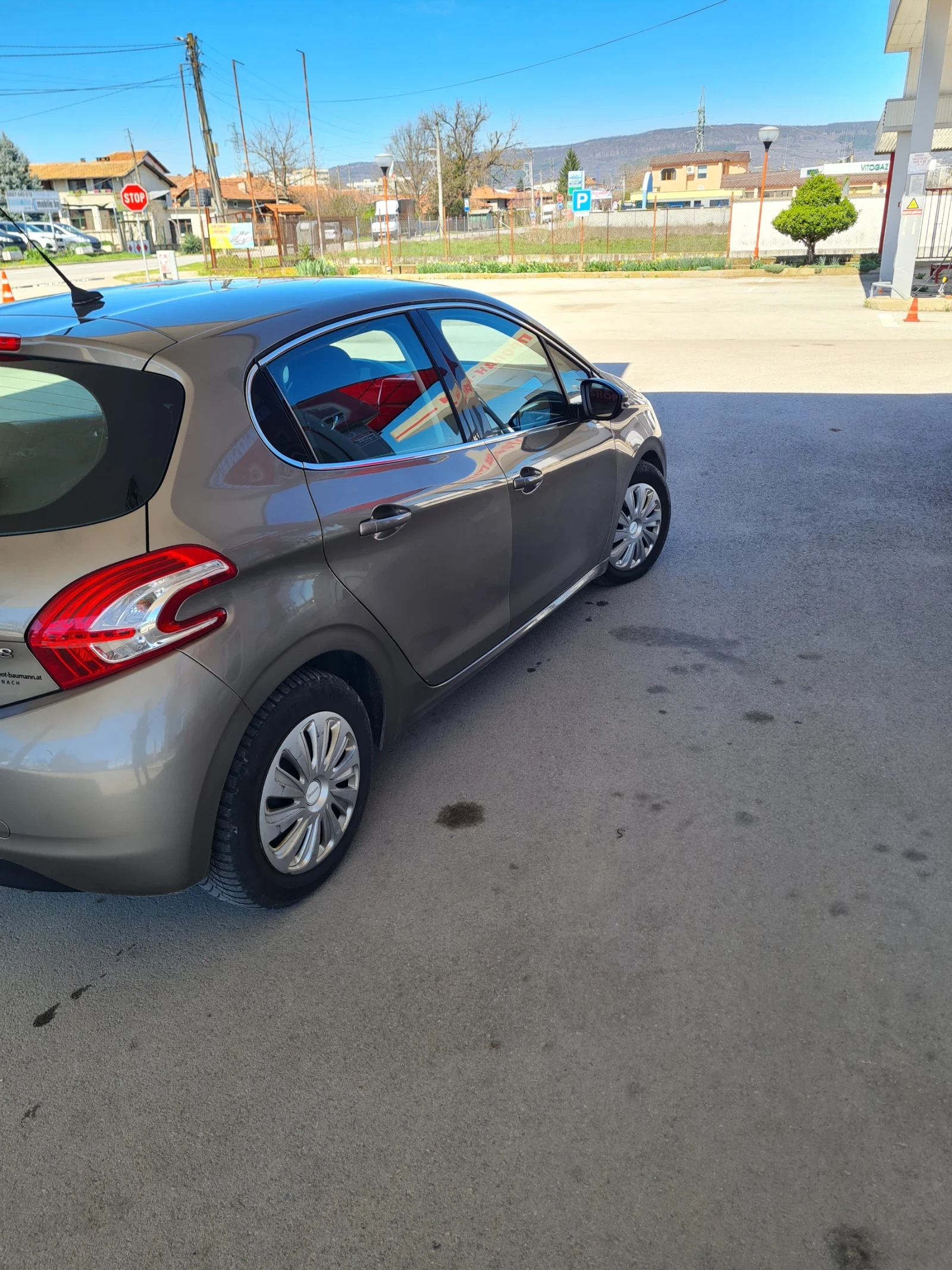 Peugeot 208 1.6 E- HDI 92к.с. , снимка 5 - Автомобили и джипове - 54115716