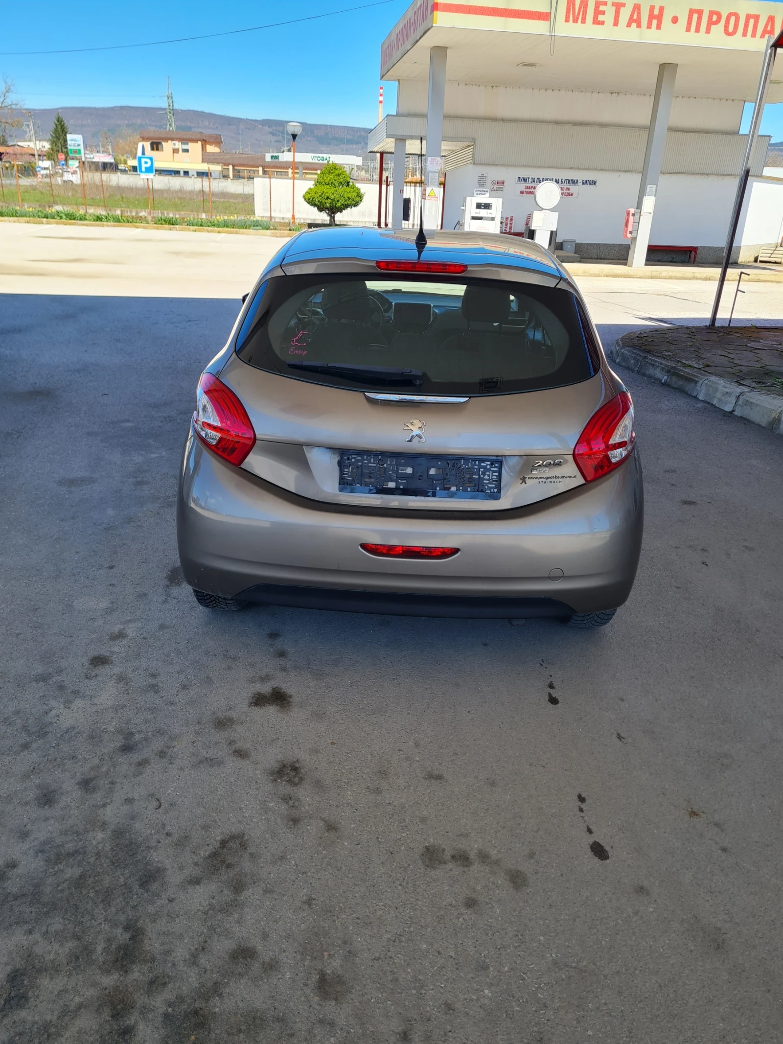 Peugeot 208 1.6 E- HDI 92к.с. , снимка 4 - Автомобили и джипове - 54115716