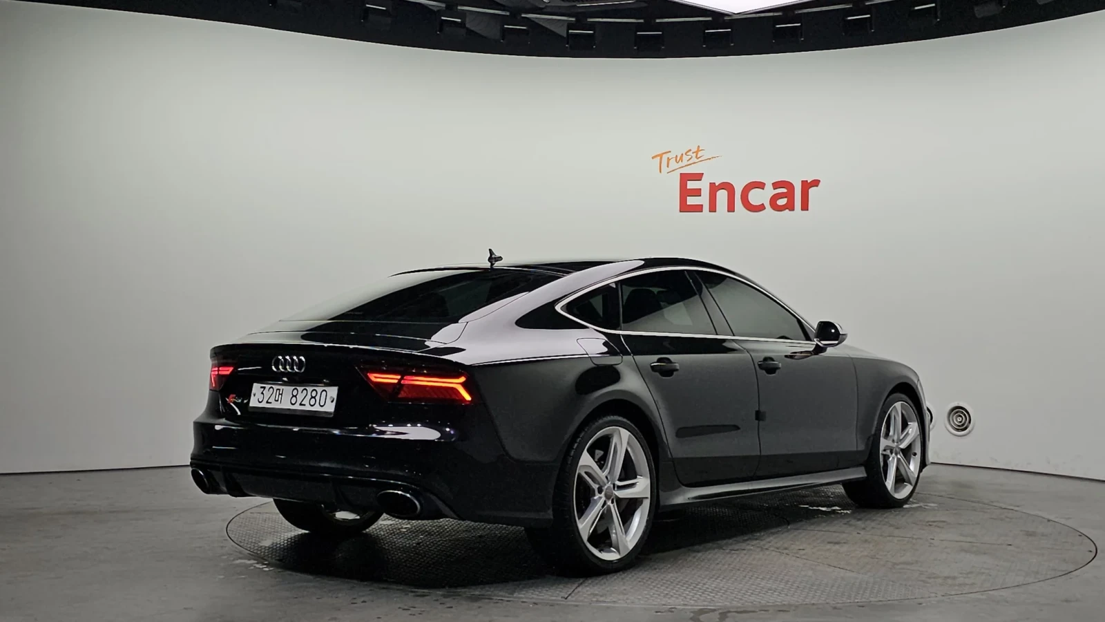Audi Rs7 CARBON* DISTRONIK* HEAD-UP* B&O* КРАЙНА ЦЕНА, снимка 4 - Автомобили и джипове - 54378439