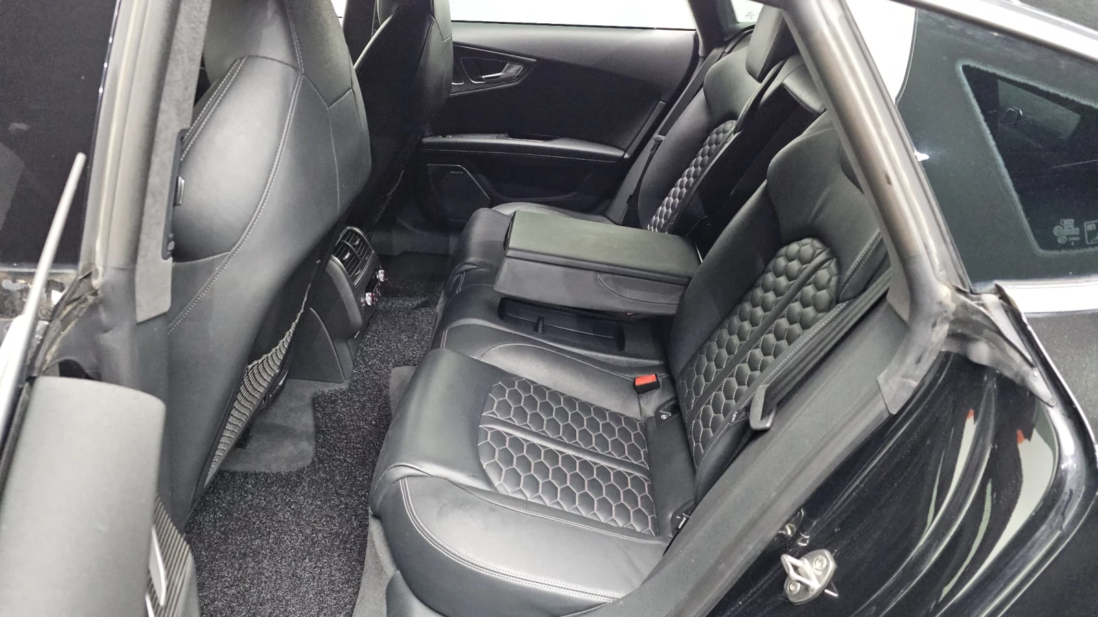 Audi Rs7 CARBON* DISTRONIK* HEAD-UP* B&O* КРАЙНА ЦЕНА, снимка 16 - Автомобили и джипове - 54378439