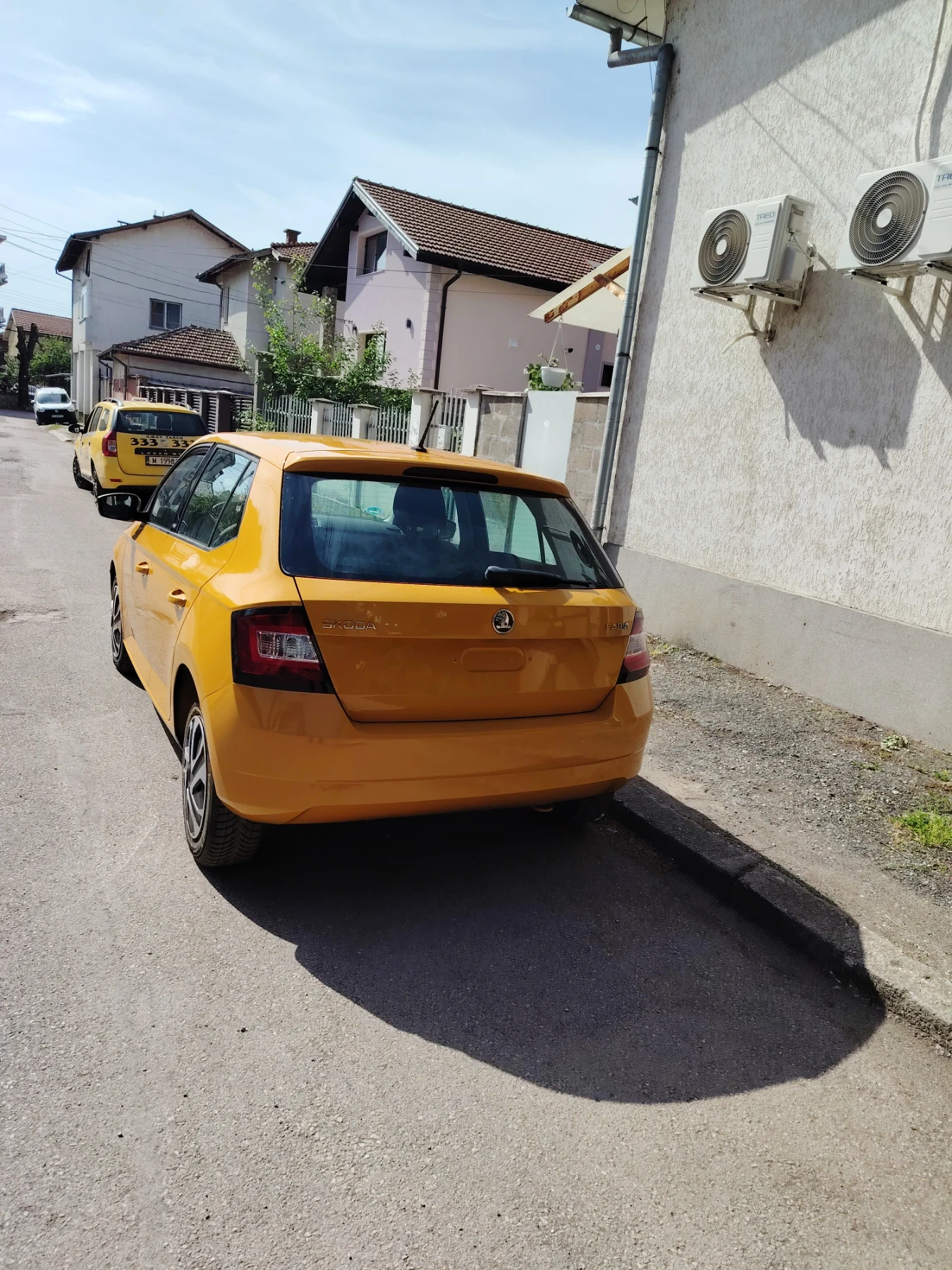 Skoda Fabia 1.0 i, снимка 5 - Автомобили и джипове - 54517738