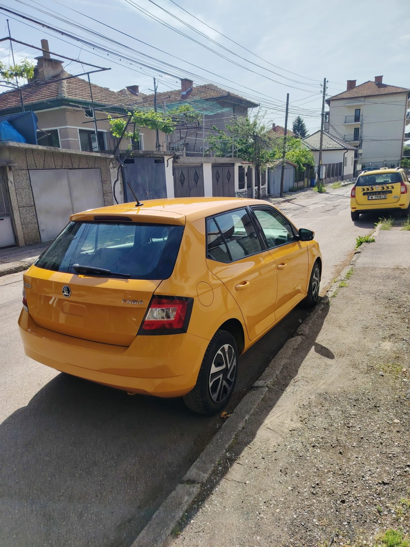 Skoda Fabia 1.0 i, снимка 4 - Автомобили и джипове - 54517738
