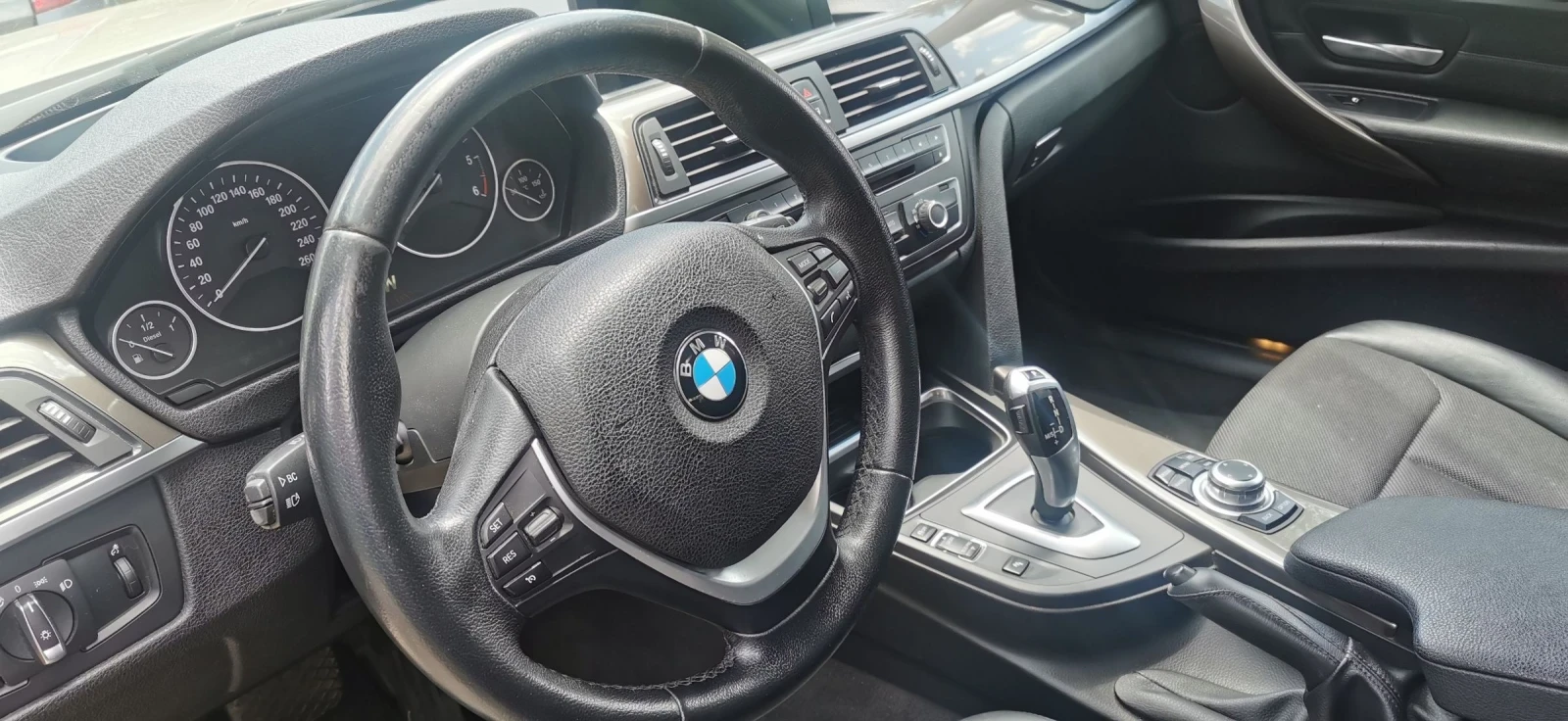 BMW 320 320d Xdrive, снимка 8 - Автомобили и джипове - 54741429