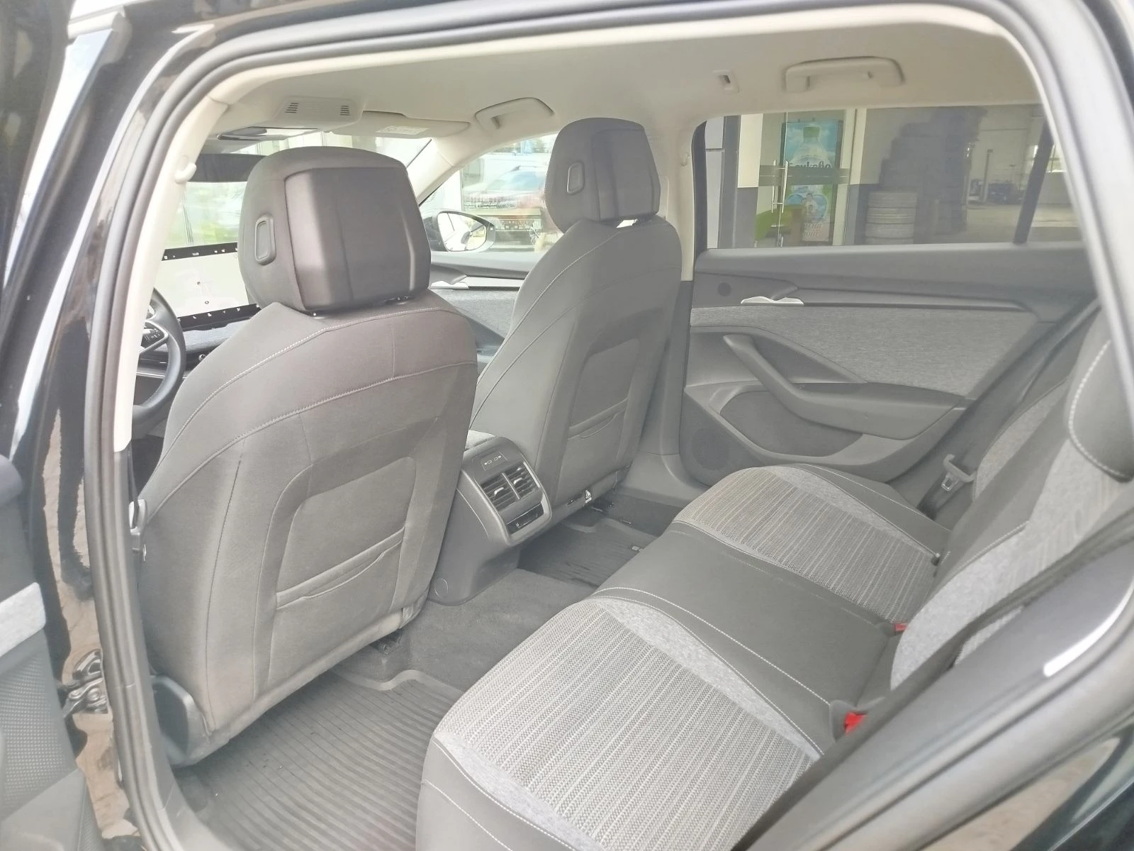 Skoda Superb 2.0 TDI/150 к.с., снимка 14 - Автомобили и джипове - 55187199