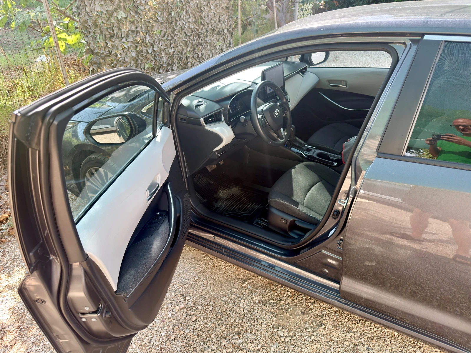 Toyota Corolla 1.5 Executive Plus 27 370 км, снимка 9 - Автомобили и джипове - 55817862