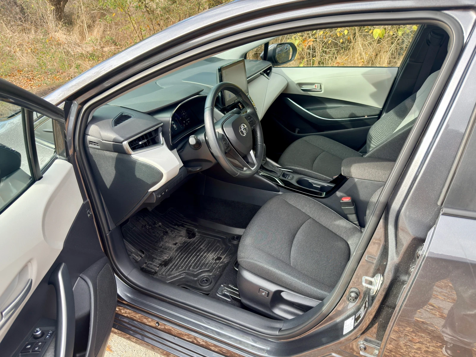Toyota Corolla 1.5 Executive Plus 30 700 �� | Mobile.bg � ����������� 10