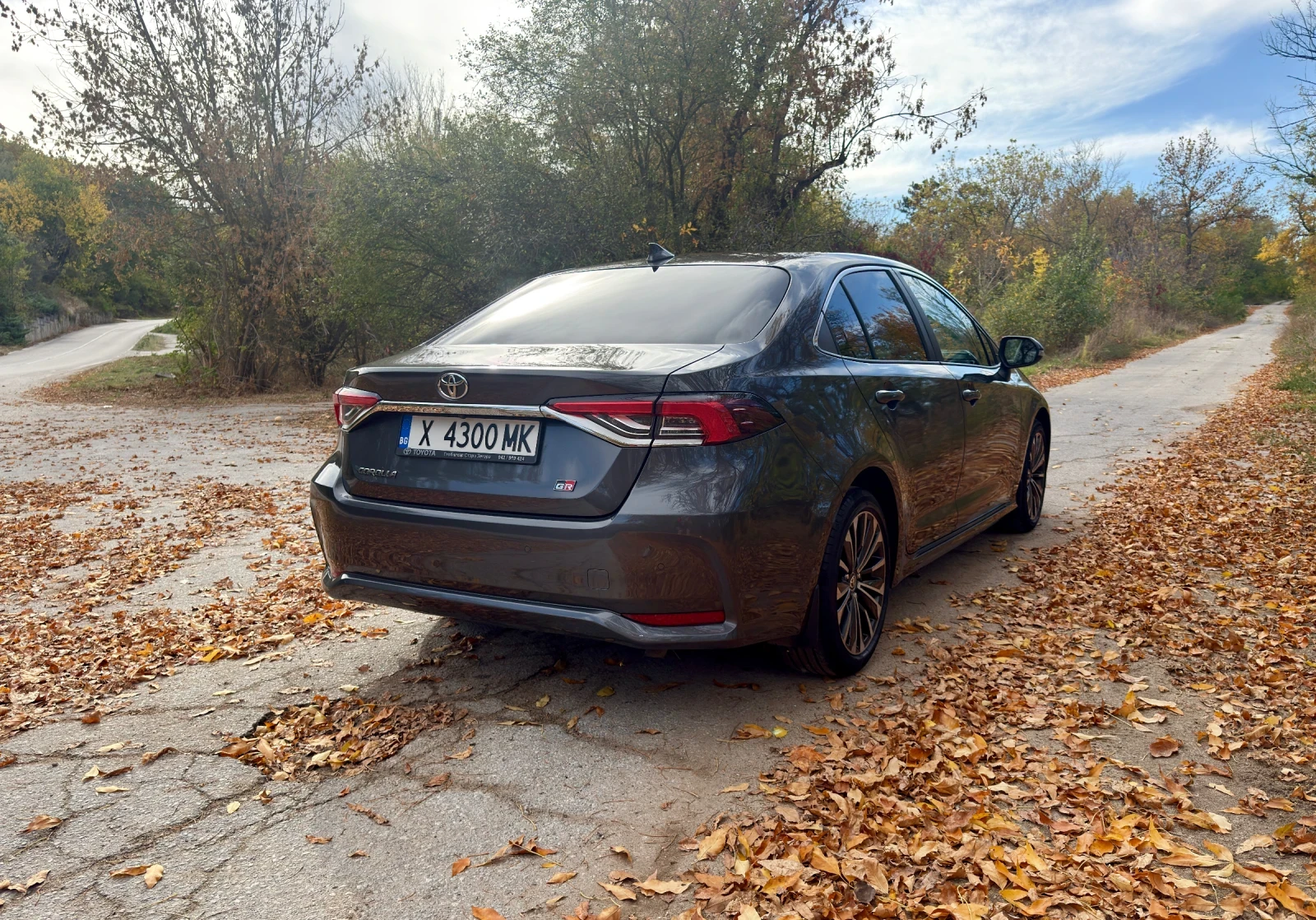 Toyota Corolla 1.5 Executive Plus 30 700 �� | Mobile.bg � ����������� 4