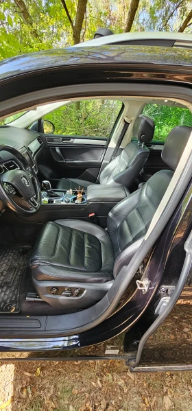 VW Touareg 3.0 TDI Пружини/амбиентно осветление FULL, снимка 11