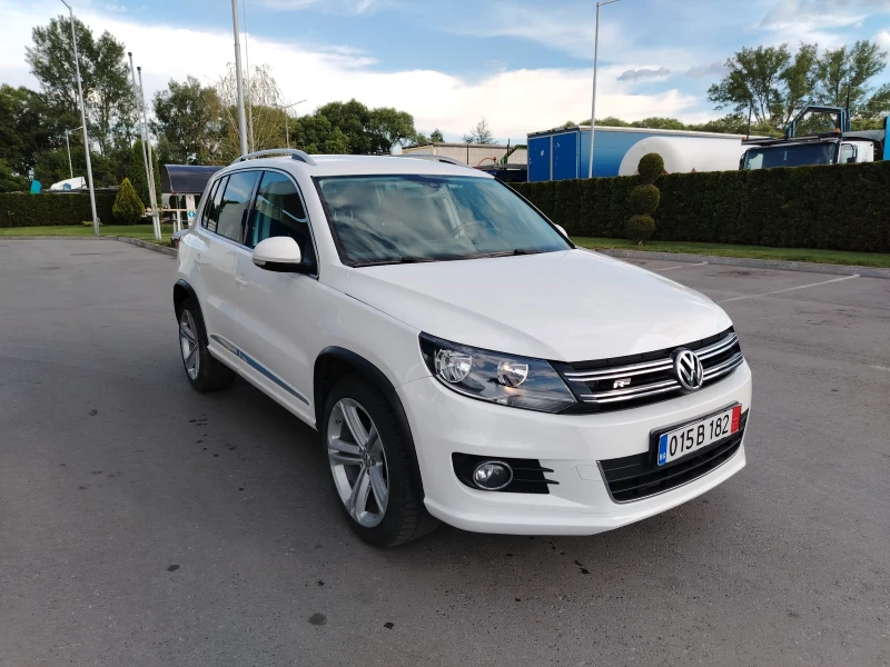 VW Tiguan 2.0 TDI 4MOTION R-Line , снимка 2 - Автомобили и джипове - 51601652