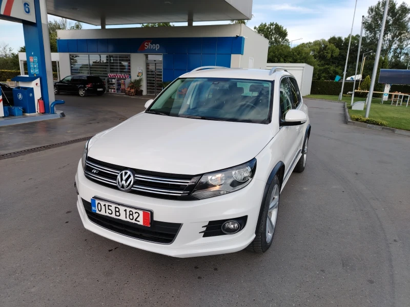 VW Tiguan 2.0 TDI 4MOTION R-Line , снимка 4 - Автомобили и джипове - 51601652
