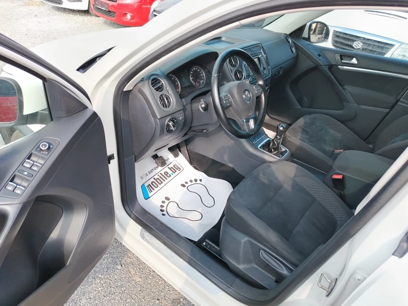 VW Tiguan 2.0 TDI 4MOTION R-Line , снимка 10 - Автомобили и джипове - 51601652