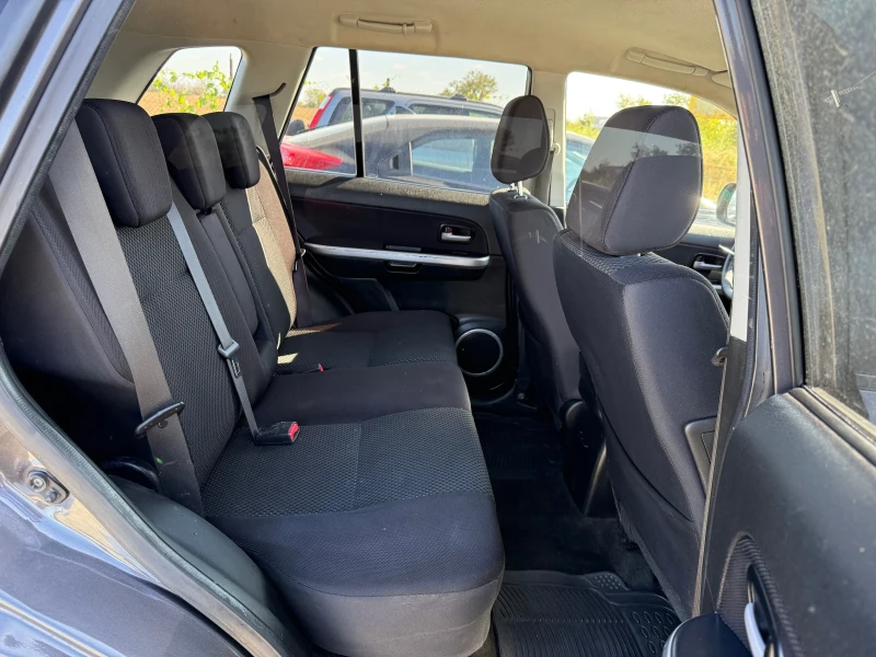 Suzuki Grand vitara 2.4i 4x4, снимка 12 - Автомобили и джипове - 51805647