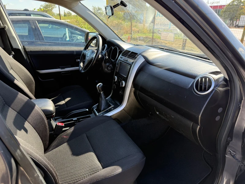 Suzuki Grand vitara 2.4i 4x4, снимка 10 - Автомобили и джипове - 51805647