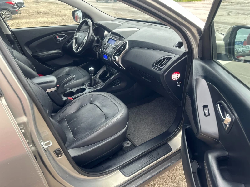 Hyundai IX35 2.0 CRDI 4X4, снимка 14 - Автомобили и джипове - 52330811