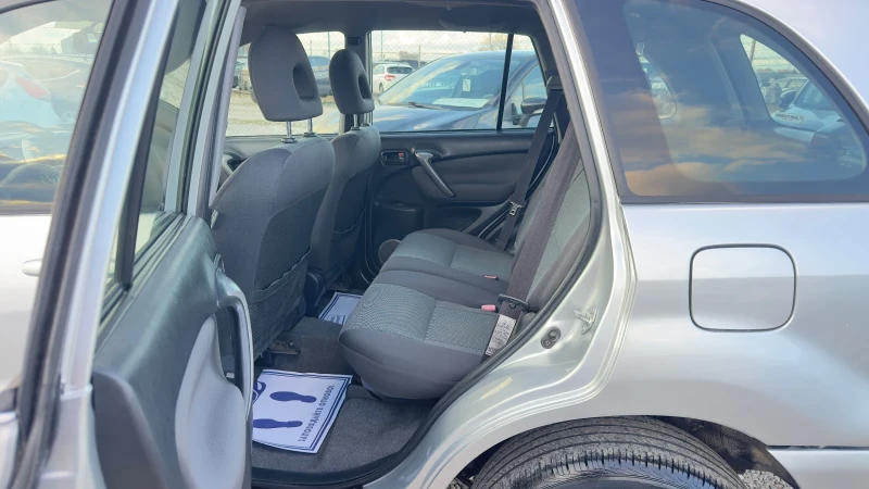 Toyota Rav4 2.0 D4d * ITALY, снимка 8 - Автомобили и джипове - 53408363