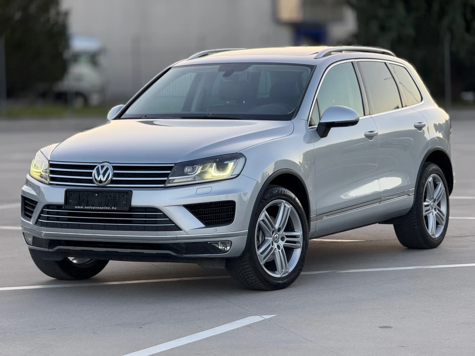 VW Touareg 3.0 TDI  FACE-LIFT ЛИЗИНГ СЪС 12, 500 лв БАРТЕР - изображение 3