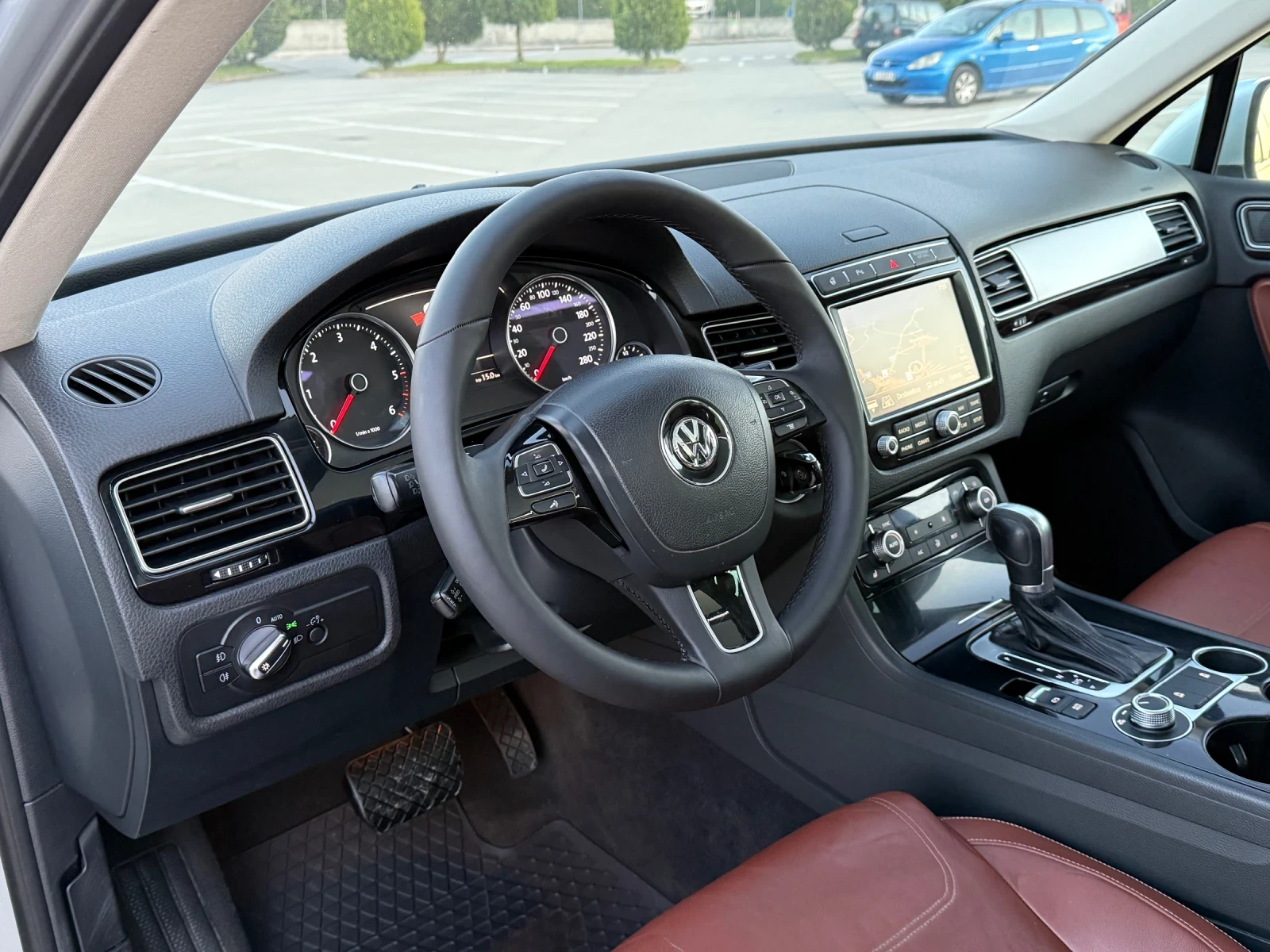VW Touareg 3.0 TDI  FACE-LIFT ЛИЗИНГ СЪС 12, 500 лв БАРТЕР - изображение 7