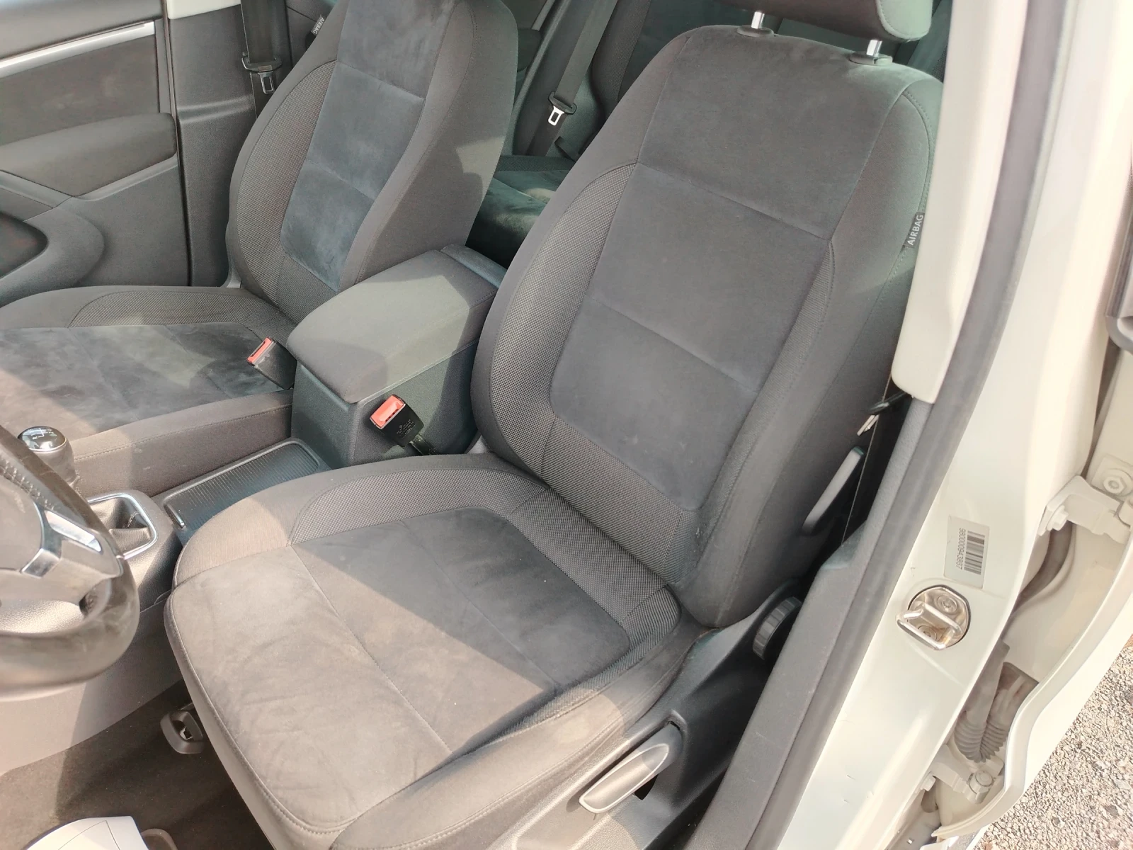 VW Tiguan 2.0 TDI 4MOTION R-Line  | Mobile.bg   11