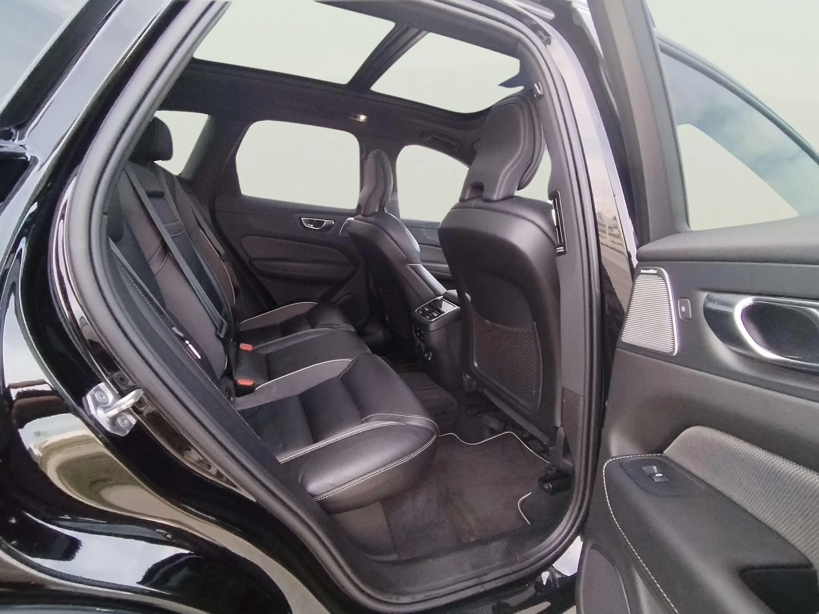 Volvo XC60 2.0 B5 - изображение 10