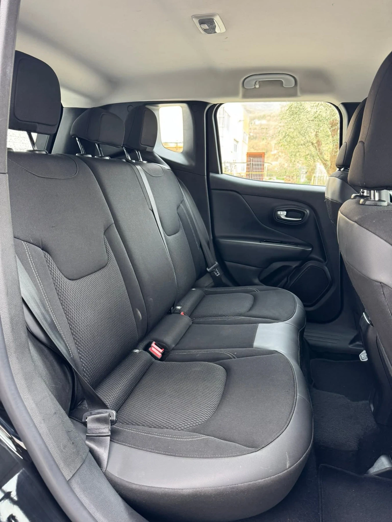 Jeep Renegade  - изображение 5