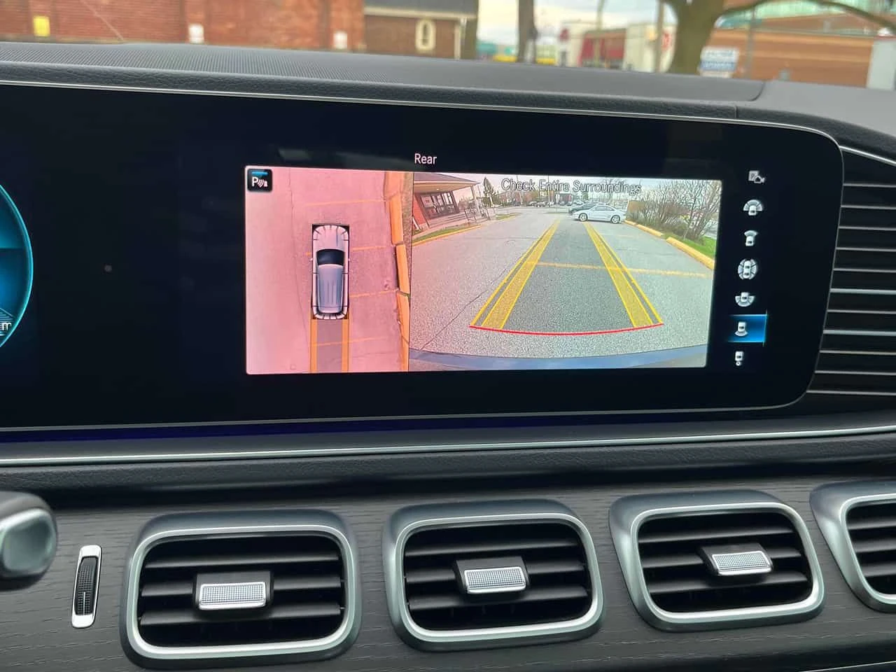 Mercedes-Benz GLE 450 4MATIC* DISTRONIC* 360* HUD* BURMESTER* AMBIENTNO*, снимка 13 - Автомобили и джипове - 54483583
