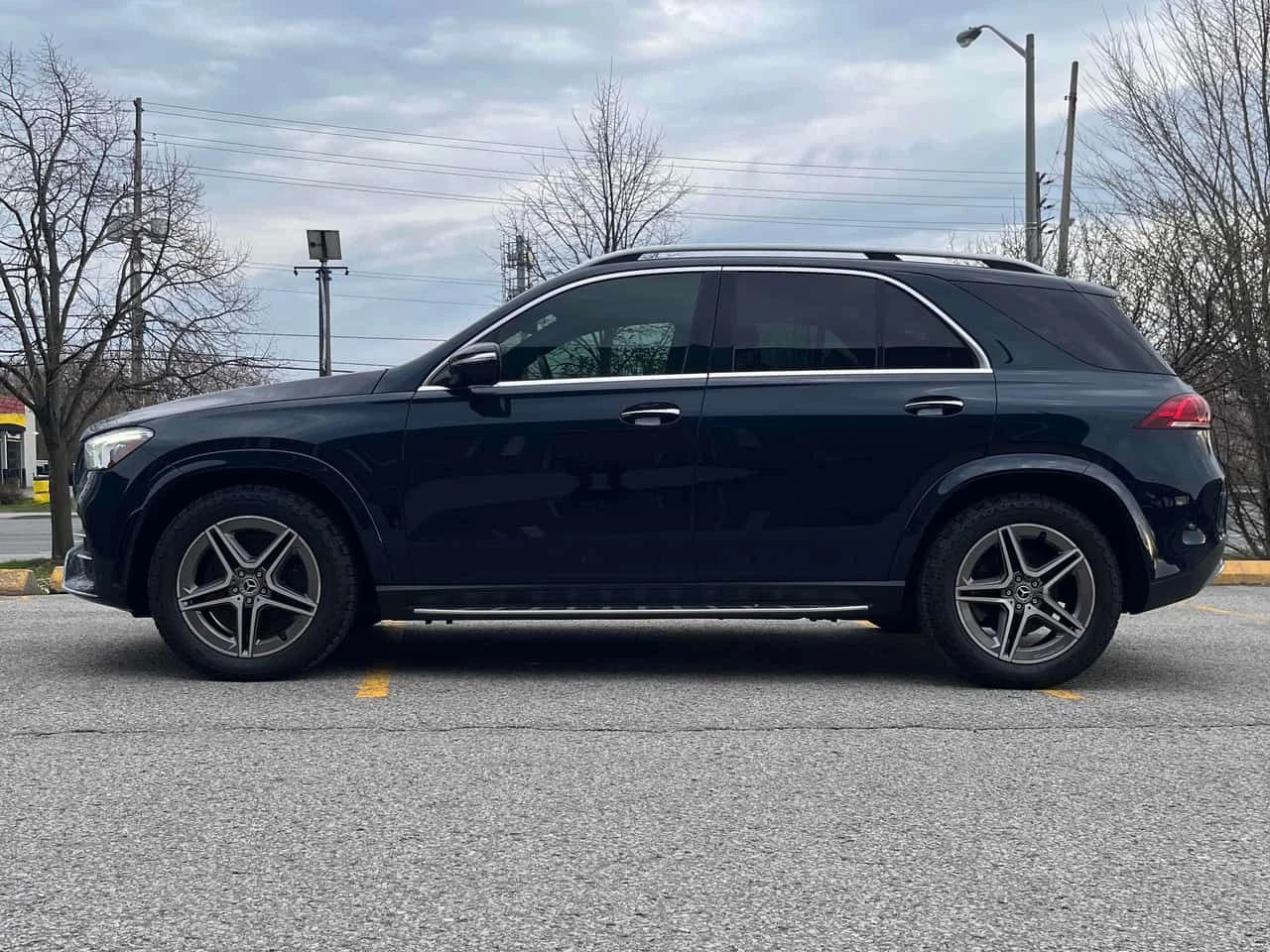 Mercedes-Benz GLE 450 4MATIC* DISTRONIC* 360* HUD* BURMESTER* AMBIENTNO*, снимка 2 - Автомобили и джипове - 54483583
