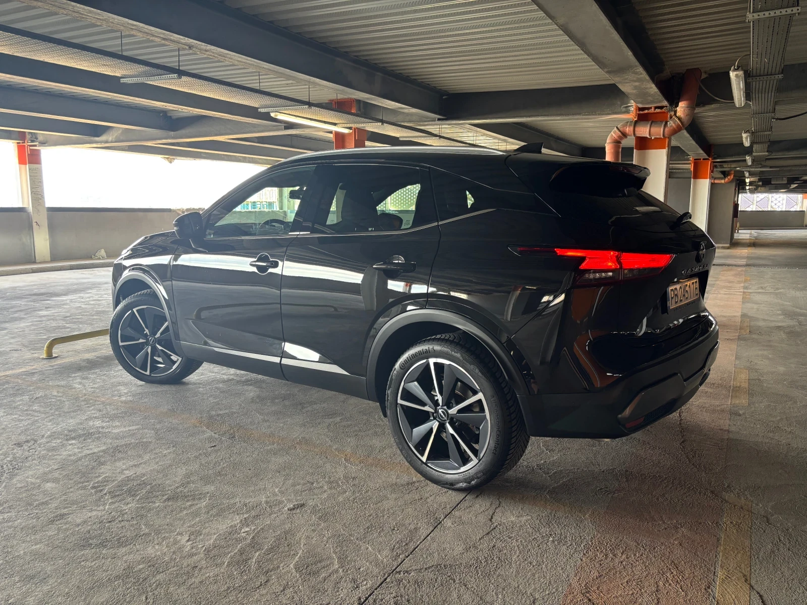 Nissan Qashqai Tekna+ | 360 камери| ProPilot| Headup| Масаж| Bose, снимка 3 - Автомобили и джипове - 55451958