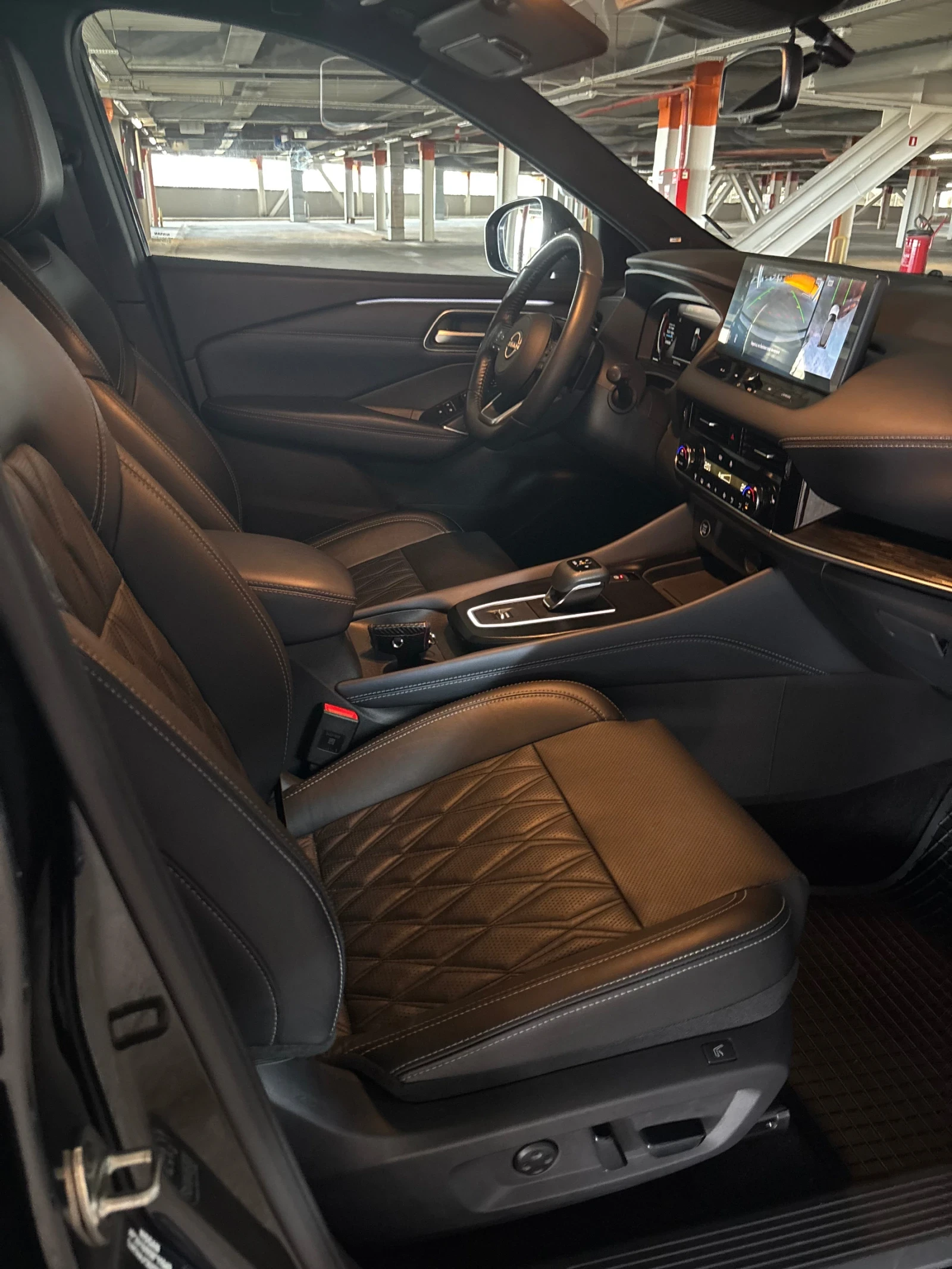 Nissan Qashqai Tekna+ | 360 камери| ProPilot| Headup| Масаж| Bose, снимка 7 - Автомобили и джипове - 55451958