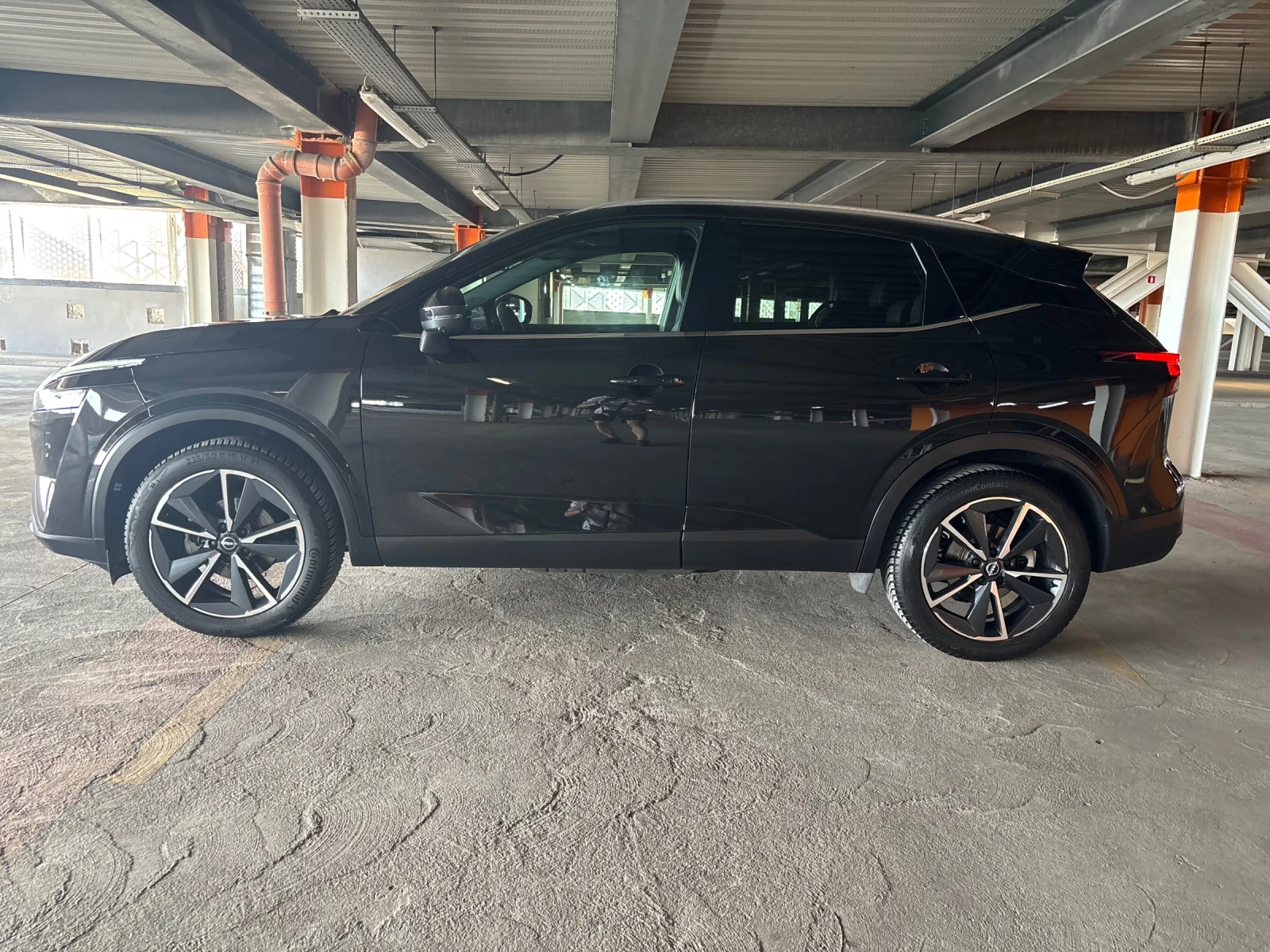Nissan Qashqai Tekna+ | 360 камери| ProPilot| Headup| Масаж| Bose, снимка 2 - Автомобили и джипове - 55451958