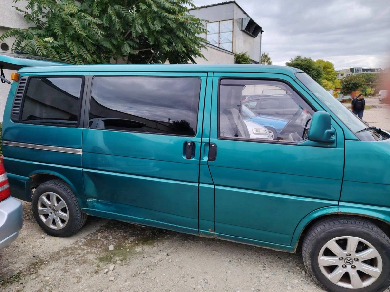 VW Caravelle, снимка 4 - Бусове и автобуси - 52065074
