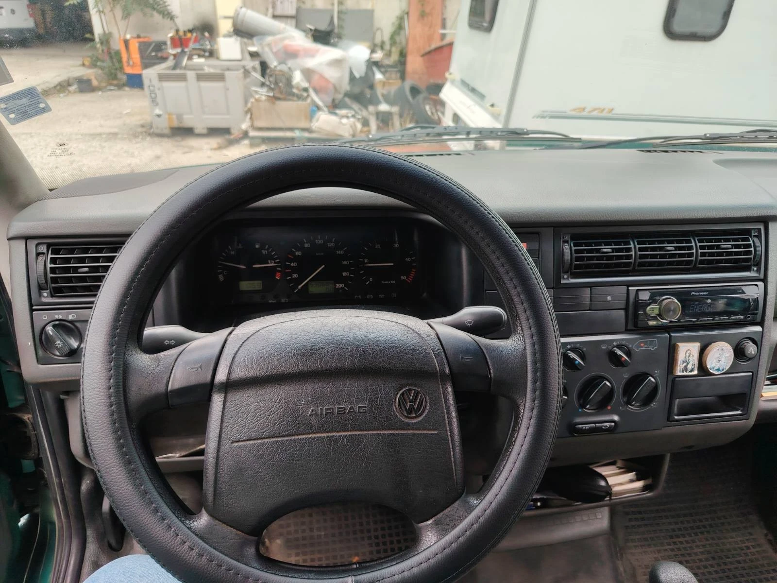 VW Caravelle  - изображение 6