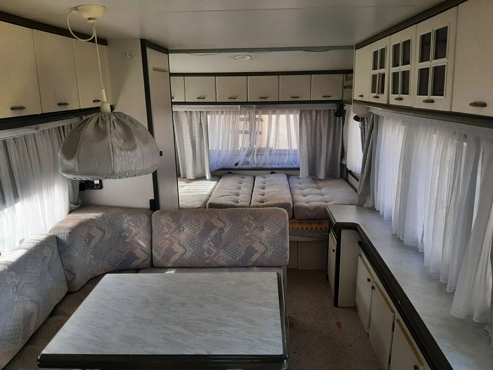 Каравана Hobby Classic 520, снимка 6 - Каравани и кемпери - 53913528