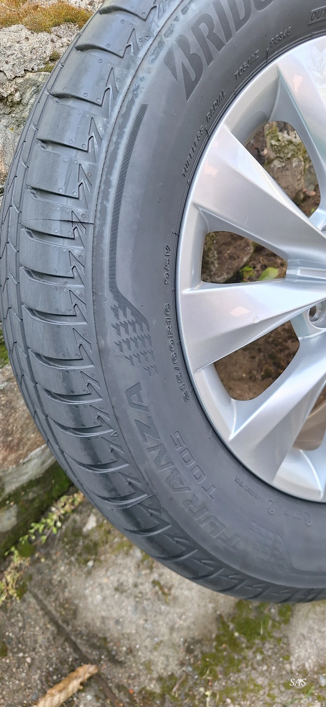 Гуми с джанти Bridgestone 215/60R16, снимка 4 - Гуми и джанти - 54757755