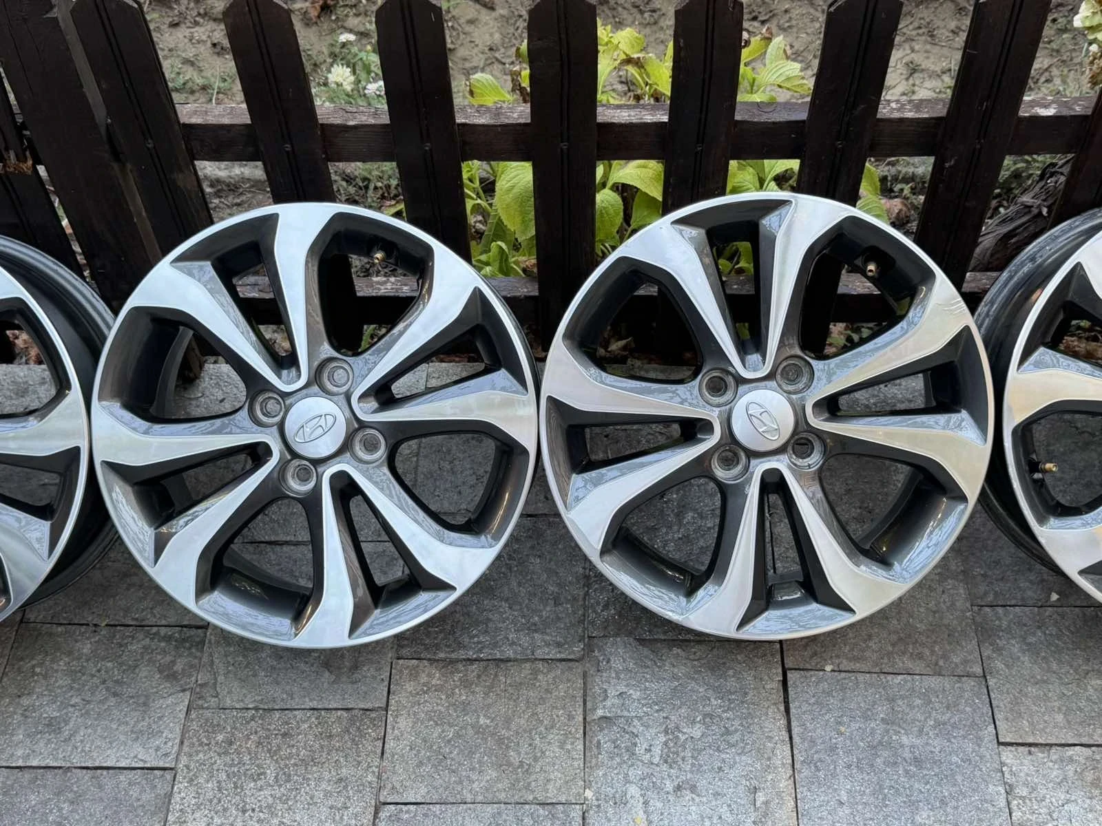 Джанти за Hyundai, снимка 3 - Гуми и джанти - 56047770