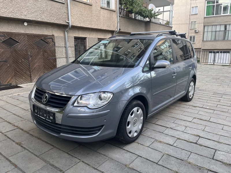 VW Touran 1.6i-102коня, снимка 1 - Автомобили и джипове - 47527975