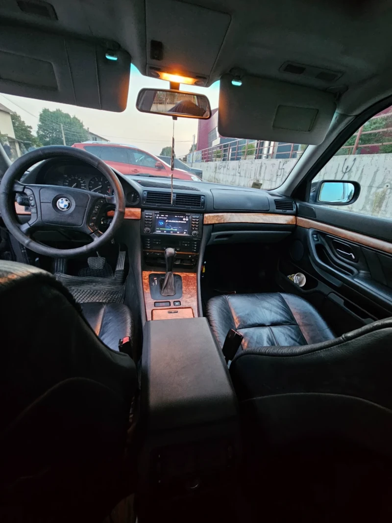 BMW 728 2.8 193кс , снимка 10 - Автомобили и джипове - 48490515