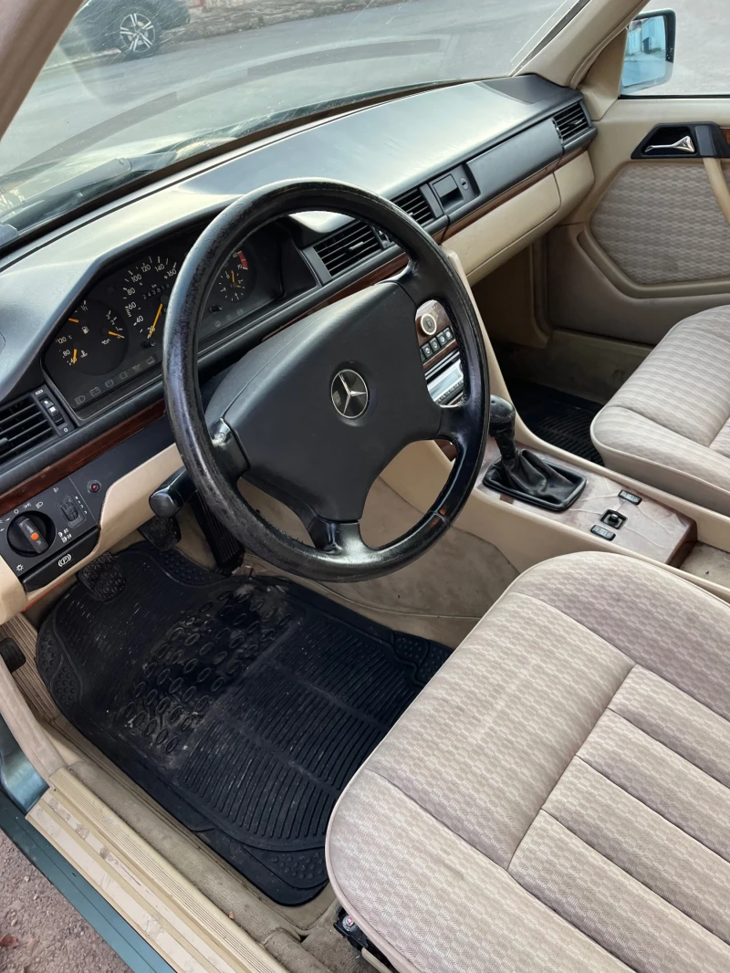 Mercedes-Benz E 200 124, снимка 7 - Автомобили и джипове - 48497440