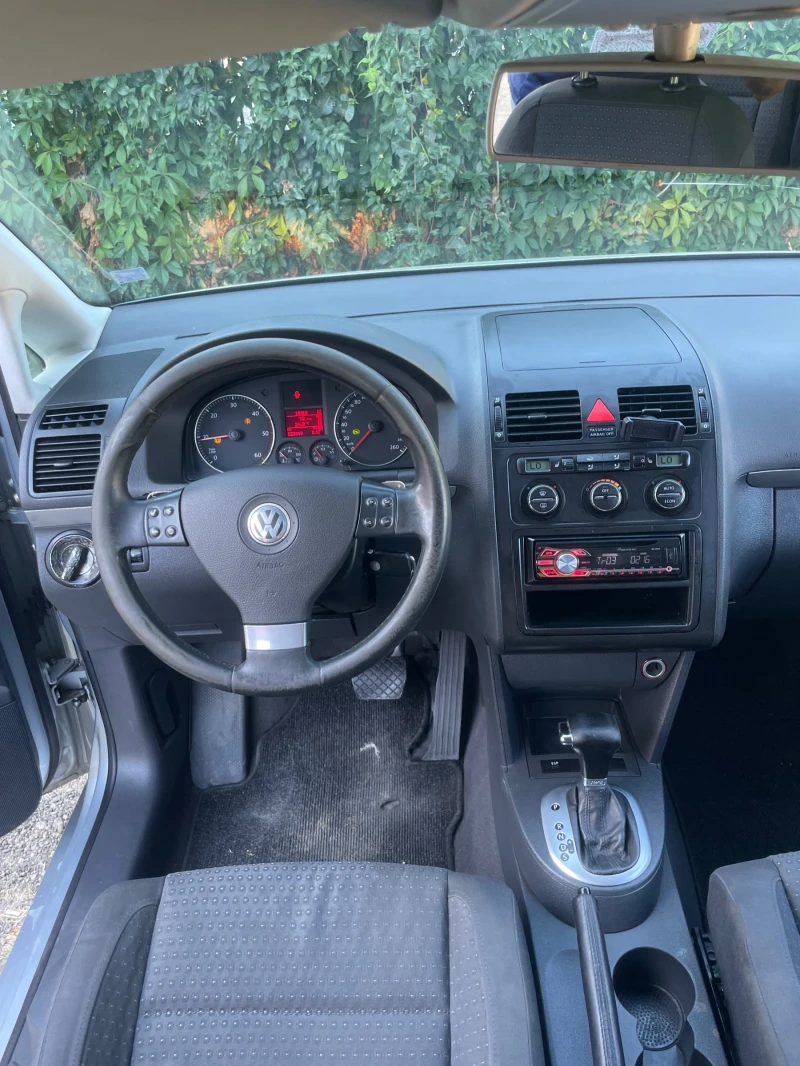 VW Touran, снимка 9 - Автомобили и джипове - 48658106