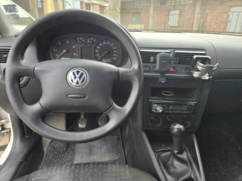 VW Golf, снимка 1 - Автомобили и джипове - 49113986