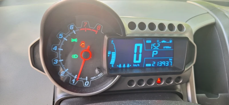 Chevrolet Aveo, снимка 12 - Автомобили и джипове - 51032041