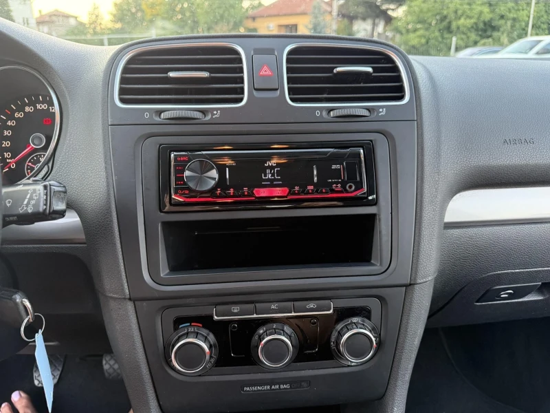 VW Golf VI 2.0 TDI(110 кс)Климатроник/JVC-USB/Eu5/197х. км, снимка 15 - Автомобили и джипове - 51321504