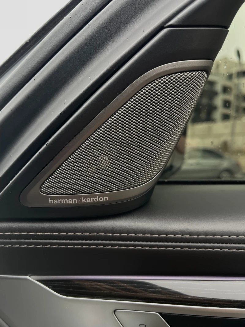 BMW 750 M-Sport Harman Kardon, снимка 9 - Автомобили и джипове - 52705167