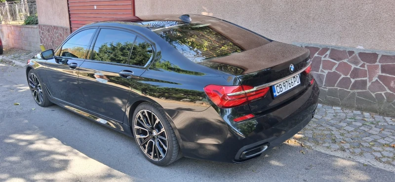 BMW 750 M-Sport Harman Kardon, снимка 2 - Автомобили и джипове - 52705167