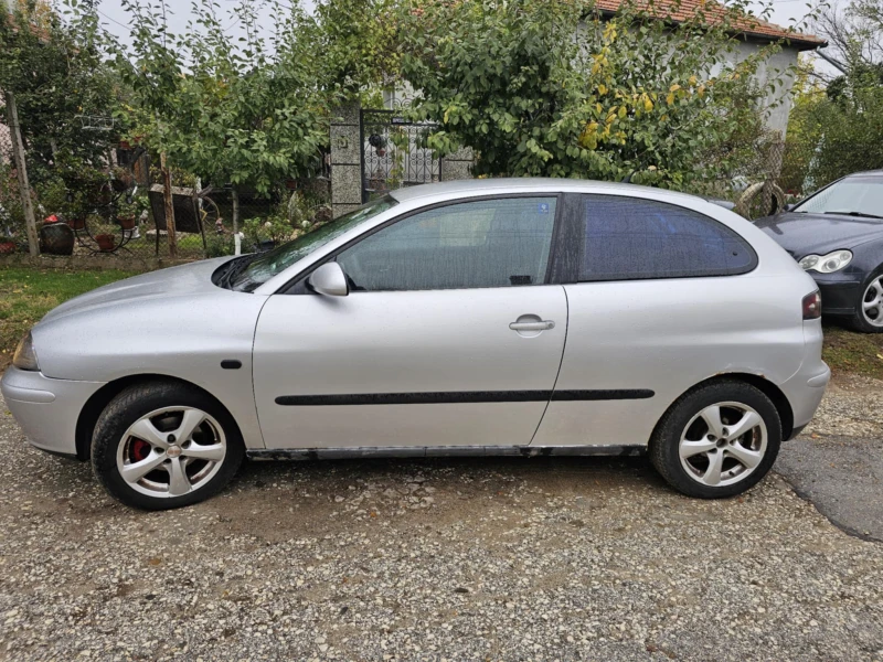 Seat Ibiza, снимка 3 - Автомобили и джипове - 52097560