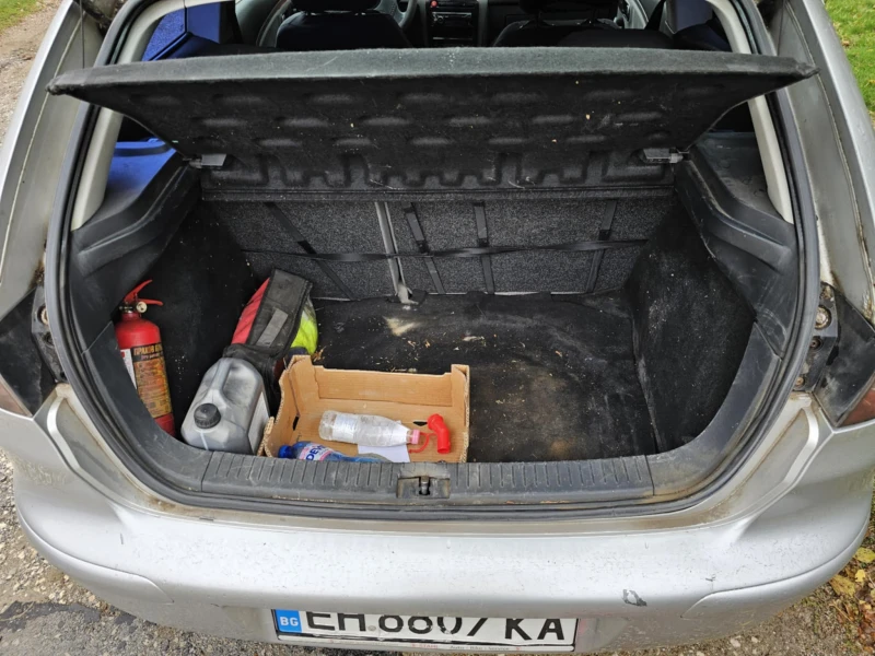 Seat Ibiza, снимка 4 - Автомобили и джипове - 52097560